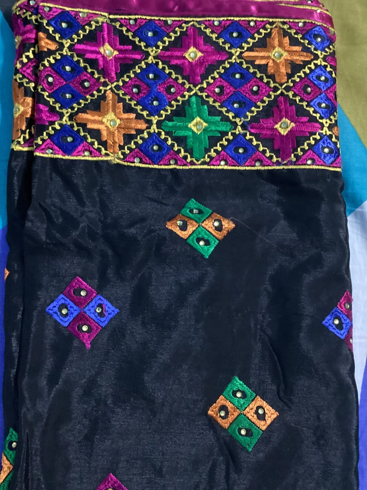 Buy Black Heavy Border Chinon Phulkari Online From Virasat Store