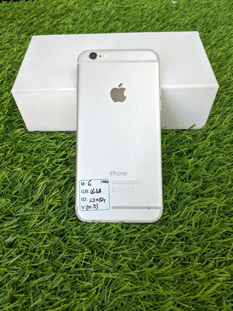 Apple iPhone 6 Silver 16GB - Used with Minor Scratch