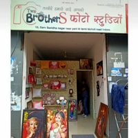 Two Brothers Photo Studio