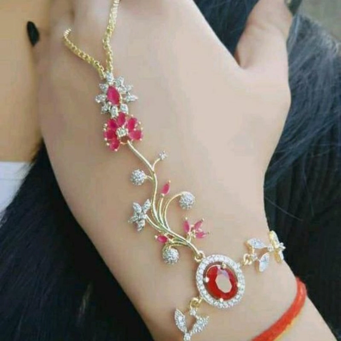 Flower crystal bracelet length 20.5CM (Artificial Silver Plated) – Amerah
