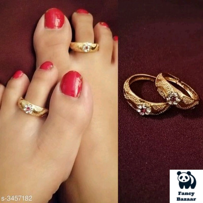 Buy SHAYA BY CARATLANE Baari Barsi Toe Rings In Gold Plated Brass |  Shoppers Stop