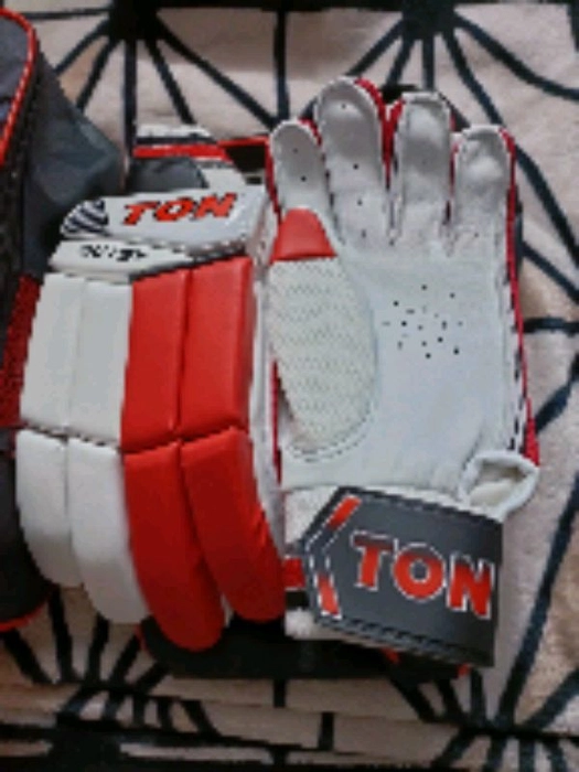 SS TON (Gutsy) Batting Gloves (RH - Adult)