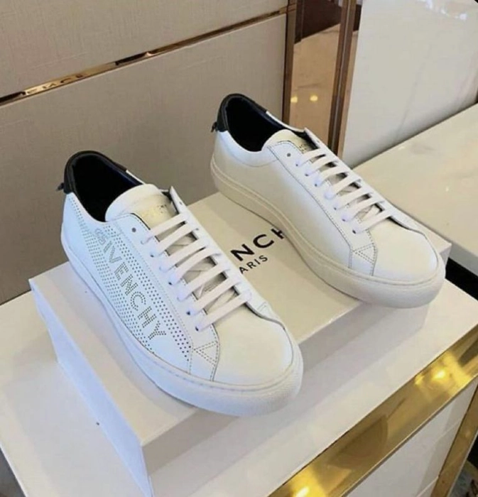 Trainers Givenchy - Urban Street sneakers - BE0003E0DF672 | thebs.com