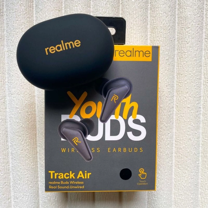 Realme track air outlet buds