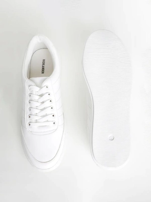 HIGHLANDER Men White Solid Sneakers-megaelearning.vn