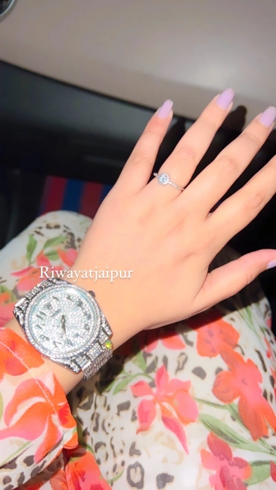 Buy Stylish, Branded, Best Priced Watches & Smart Watches for Women Online  in India: Amazon.in