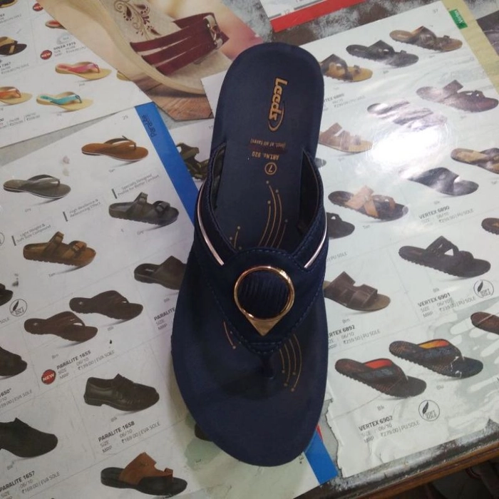 Safari discount slippers price