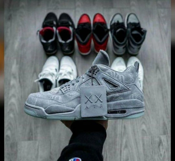 Nike store jordan kaws