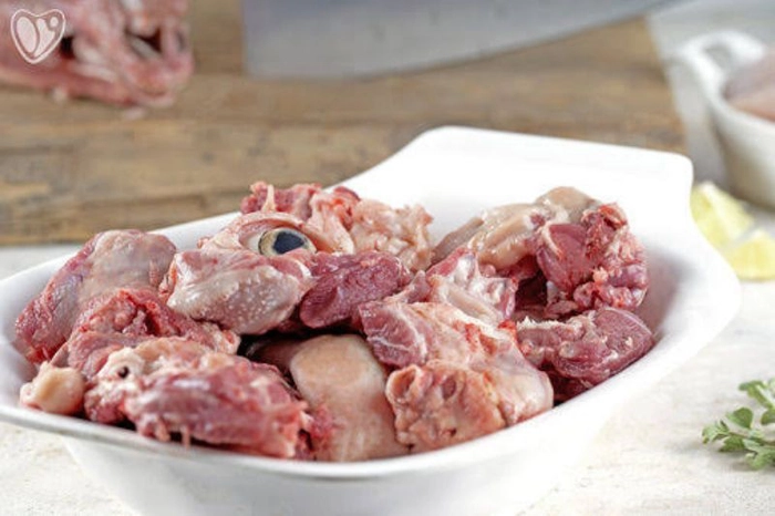Cleaned Goat Head (Mundi) . Approx 1- 1.5 Kgs.