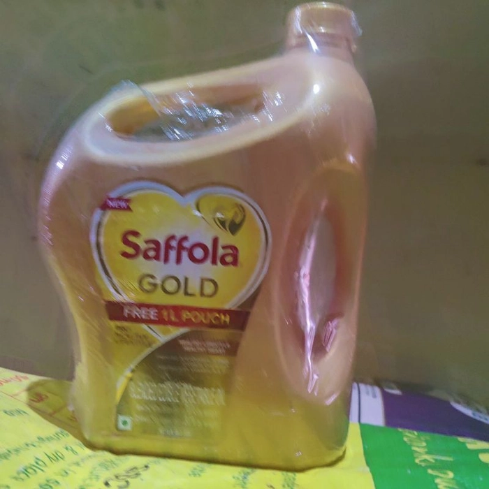 Saffola Gold 5 litre With I Litre Saffola Refined Pouch Free
