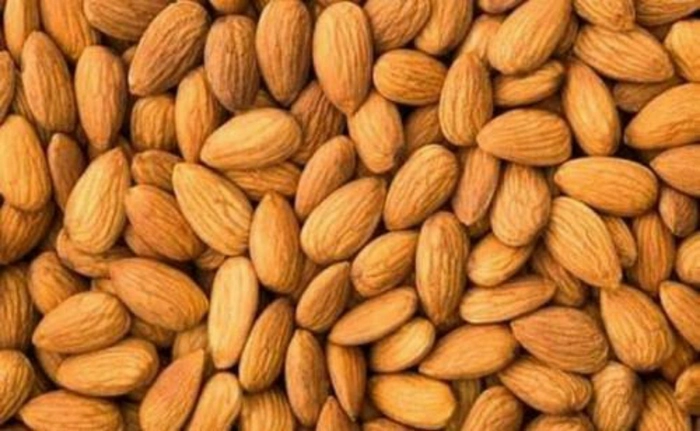 Almond (Badam)(1 kg)