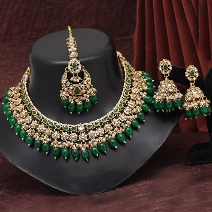 Green Color Kundan Necklace Set (KN1376GRN)