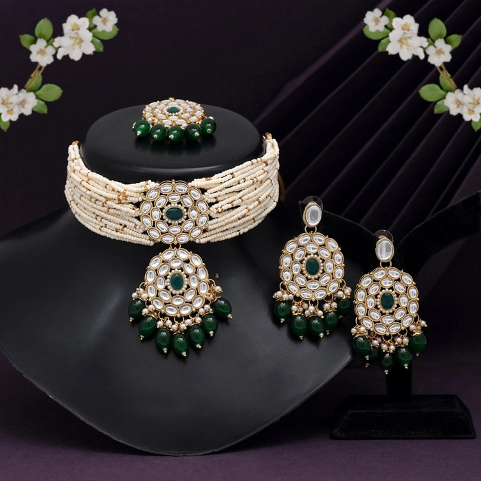 Green Color Choker Kundan Necklace Set