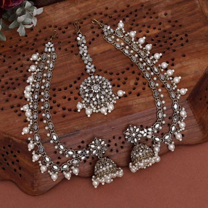 Classic White Color Mirror Earrings With Maang Tikka