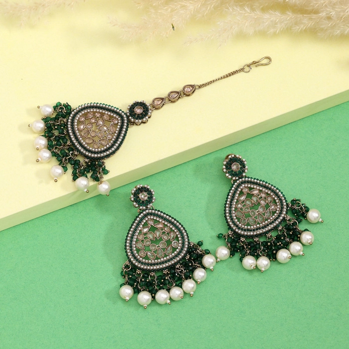 Green Color Pakistani Kundan Earrings With Maang Tikka (KDTE593GRN)