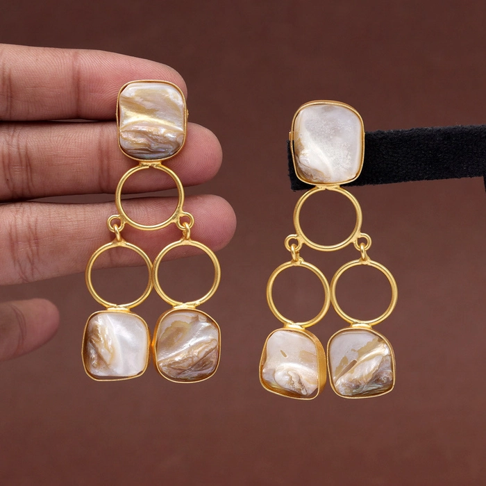 White Color Amrapali Earrings (AMPE422WHT)