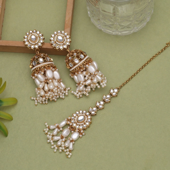 Crystal White Color Kundan Necklace Set