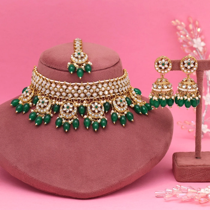 Green Color Choker Kundan Necklace Set (KN1456GRN)