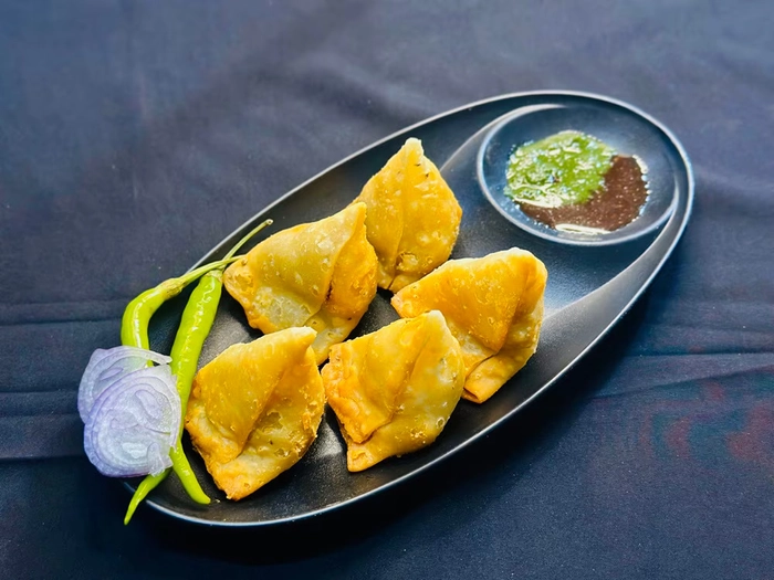 Frozen Punjabi Samosa (12Pcs)