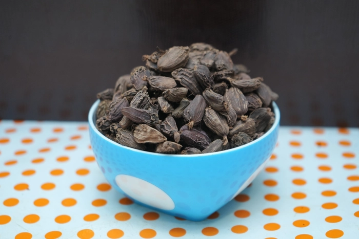 Black Elachi (Black Cardamom)