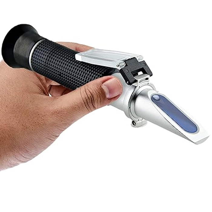 Real Instruments 45-82% Brix Held Hand Refractometer