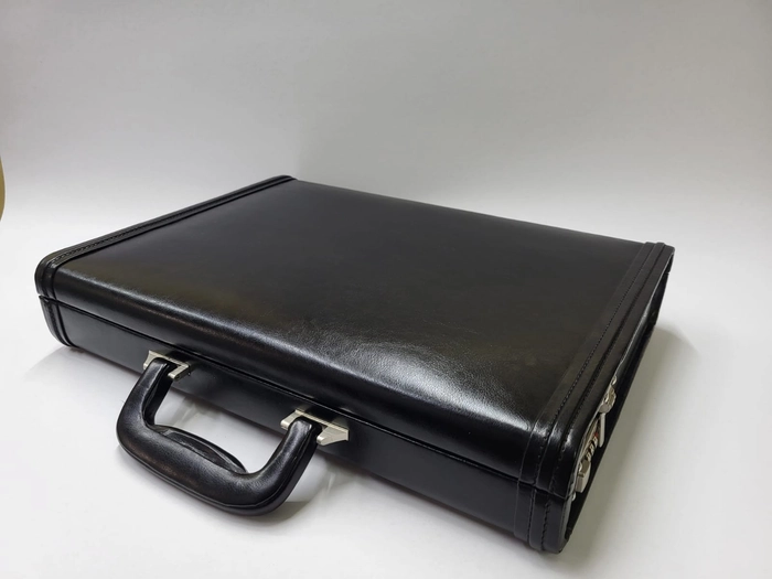 SecureLux LeatherGuard Briefcase (With Lock for Storing Banknotes)