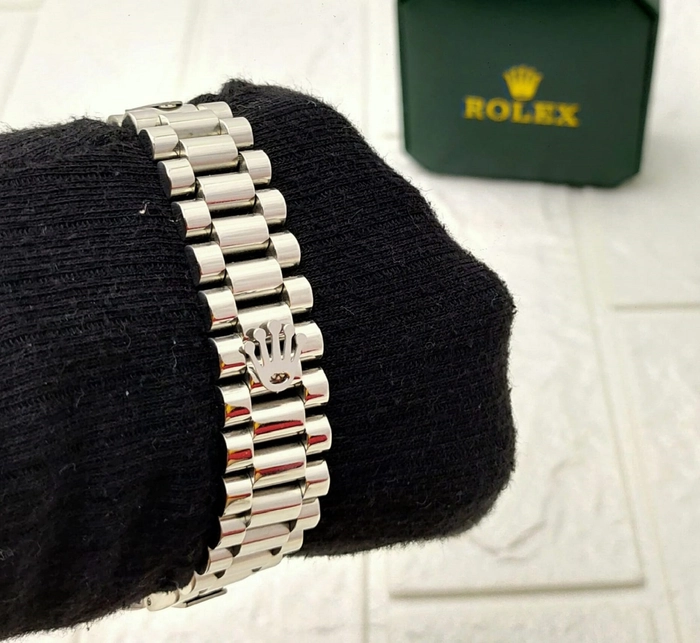 Historical Perspectives: The Fascinating (And Totally Geeky) Story Of The Rolex  Oyster Bracelet - Hodinkee