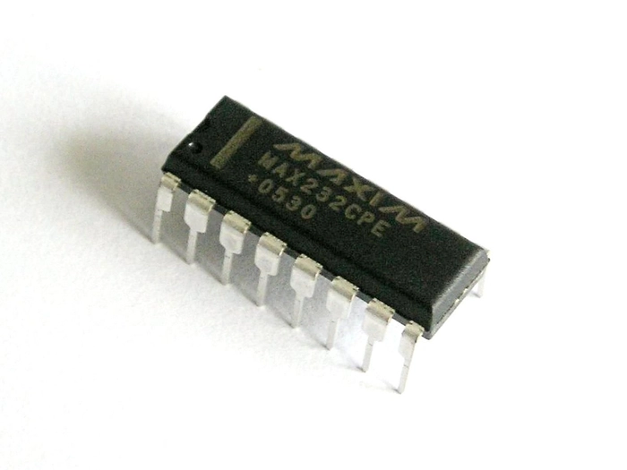 MAX232CPE PDIP-16 RS-232 Interface IC (Pack of 2 ICs)