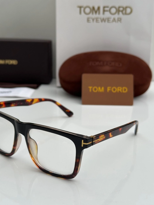 TOM FORD