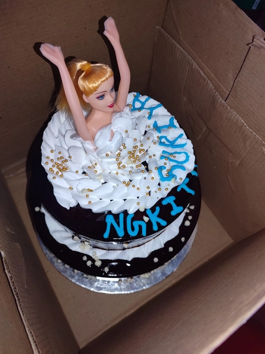 Doll cake