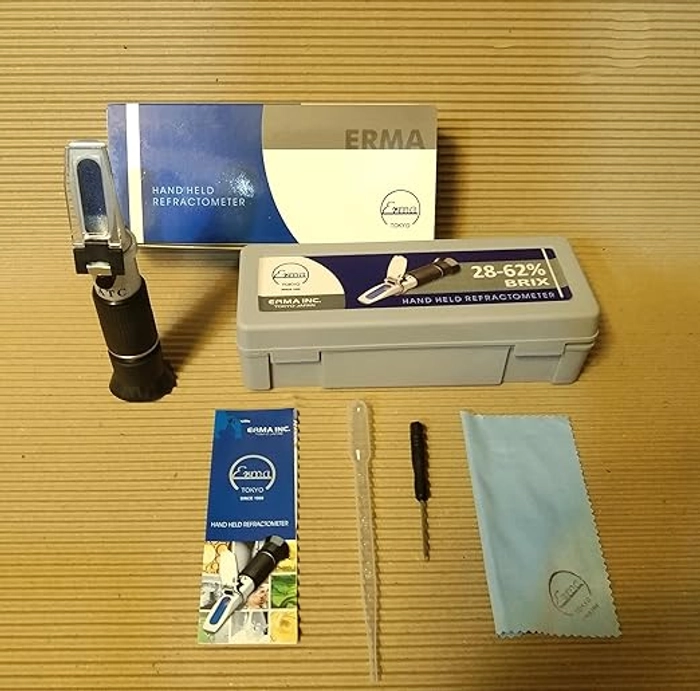 Erma Type Hand Refractometer, Lab Equipment, 28 to 62%