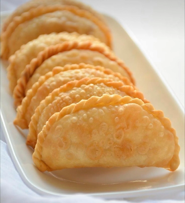 Dry Gujiya ( Desi ghee)