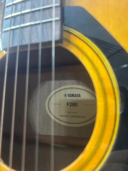 Yamaha F280