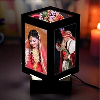 Rotating 4×6 photo frame with light