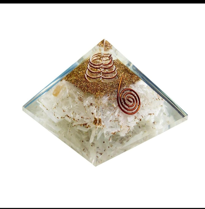 CLEAR QUARTZ PYRAMID