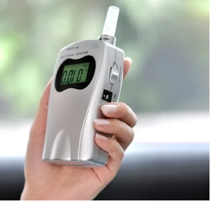 At570 Digital Alcohol Tester /Professional Portable Alcohol Breathalyser With High Precision