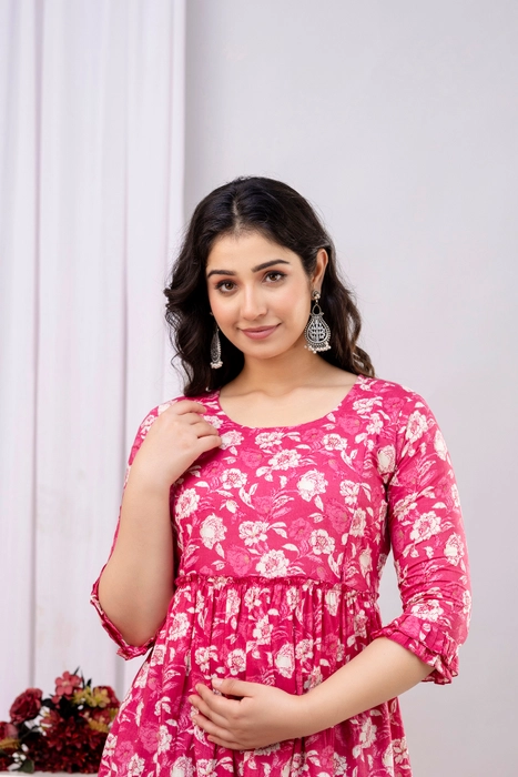 Henal Soft Pink Floral Cotton Maternity Dress – Elegant Comfort for Everyday Glow