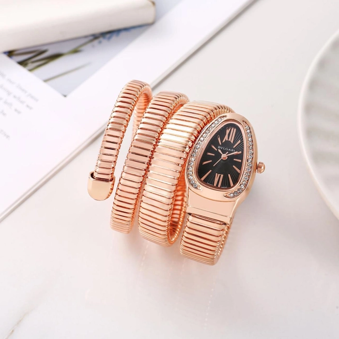 Bvlagari snake jewellery design.
