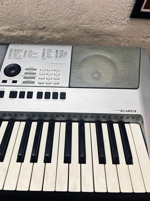 Yamaha PSR E413