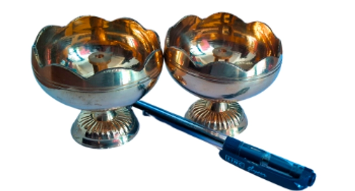 Ekum Flower (Tamatar) Oil Diya for Home decor and pooja (Set of 2)