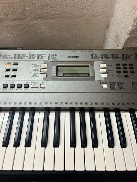 Yamaha E353