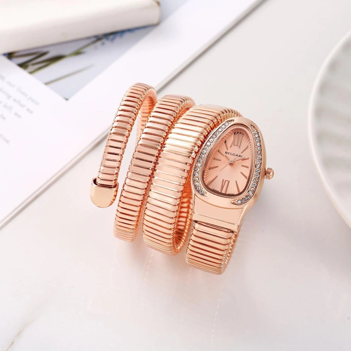 Bvlagari snake jewellery design.