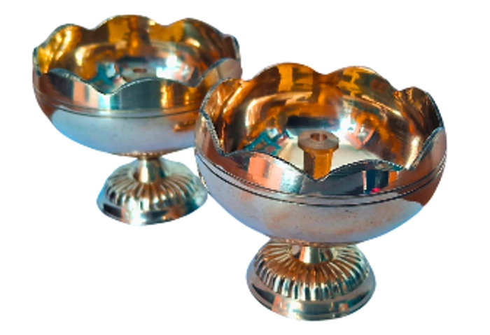 Ekum Flower (Tamatar) Oil Diya for Home decor and pooja (Set of 2)