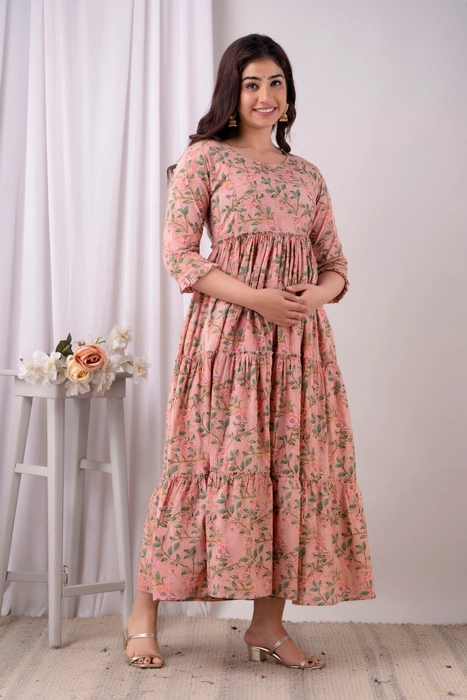 Peach Floral Cotton Maternity Dress – Tiered Anarkali Style with 3/4 Sleeves