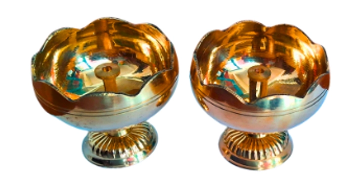 Ekum Flower (Tamatar) Oil Diya for Home decor and pooja (Set of 2)