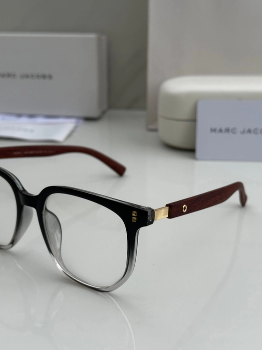 Marc Jacob’s Eye wear