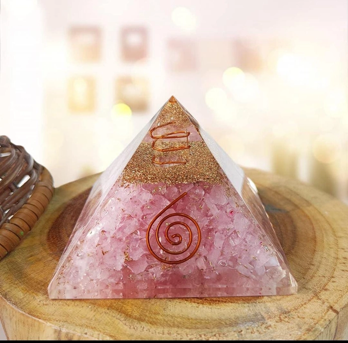 ROSE QUARTZ PYRAMID