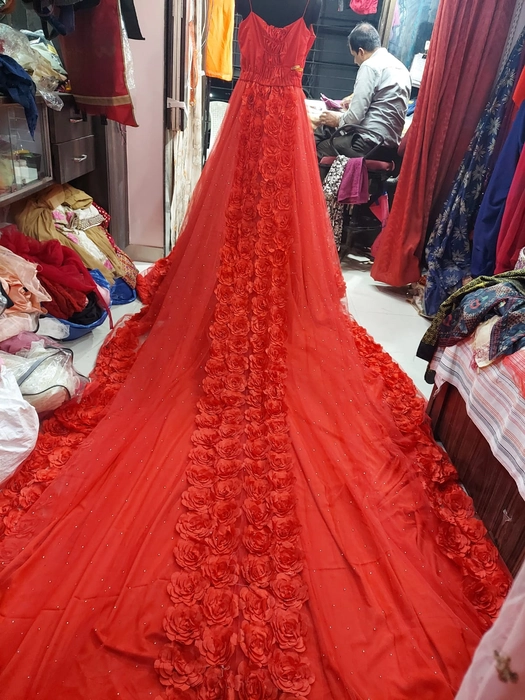 Pre wedding gown in red colour - Women - 1759193812