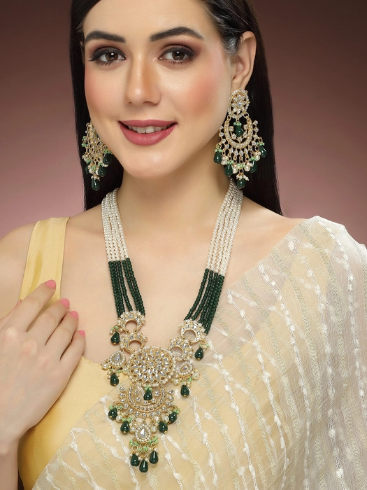 Karatcart Women's Gold-Plated Green Beads Studded Handcrafted Kundan Bridal  Jewellery Set : : Fashion