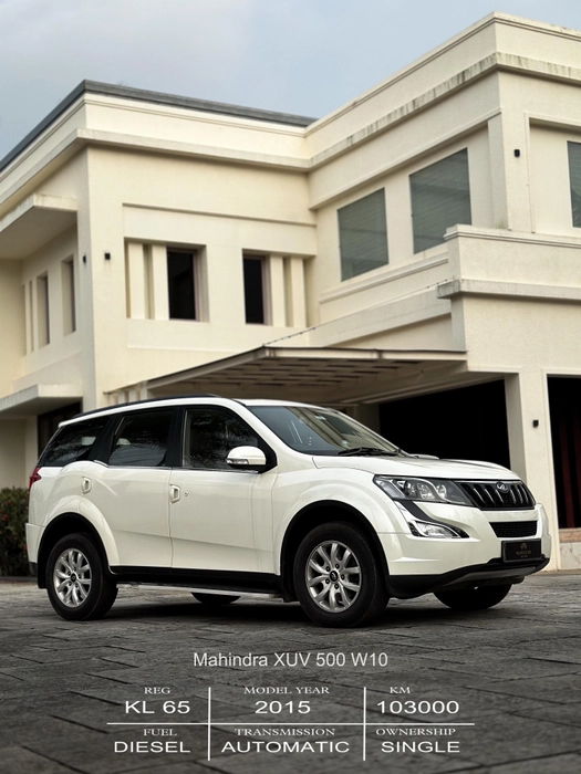 MAHINDRA XUV 500 W10